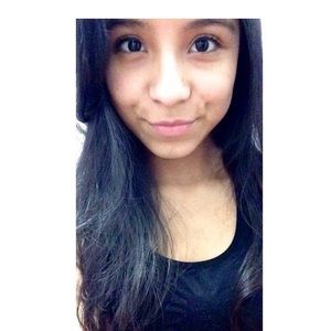 Meet your Posher, Cinthia